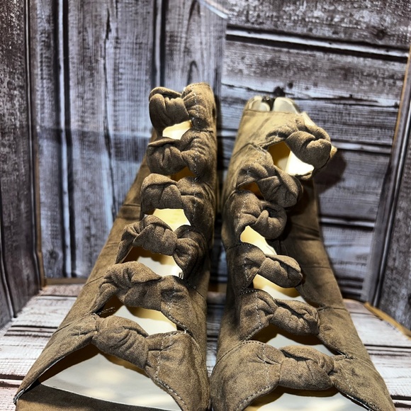 Metaphor woman’s Chelsea ankle  boots - Picture 15 of 16